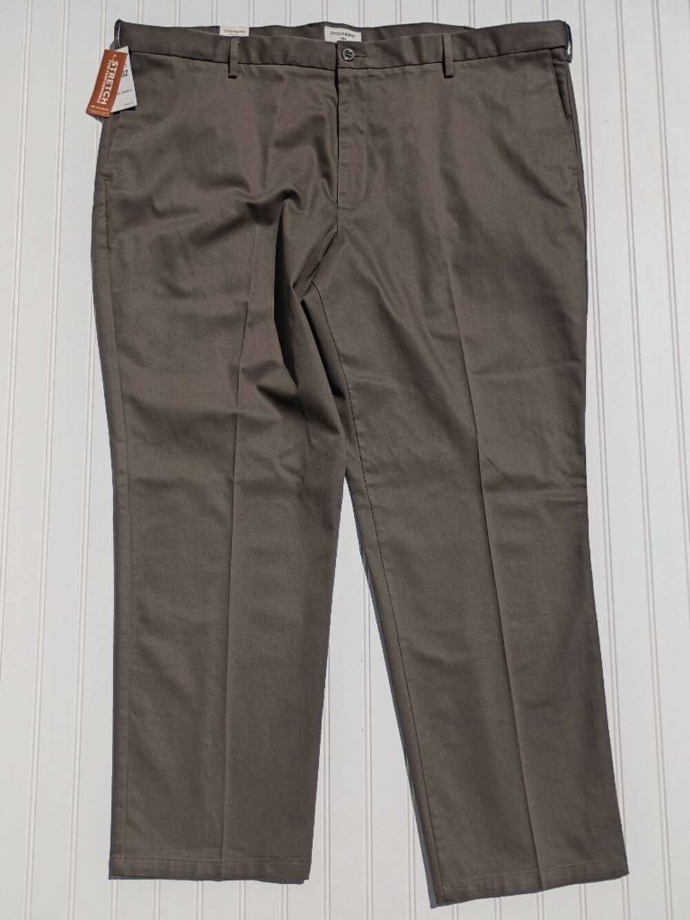 NWT Men's Dockers Khaki Pants 48 x 32 Classic Fit Waist Expander Taupe Chinos